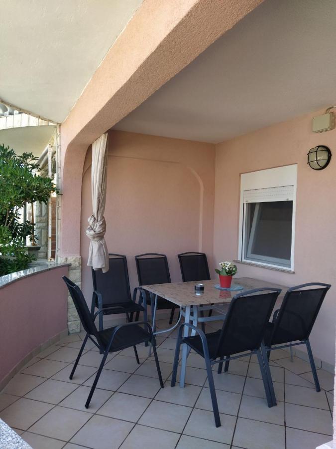 Apartmani Ruza Vir Buitenkant foto